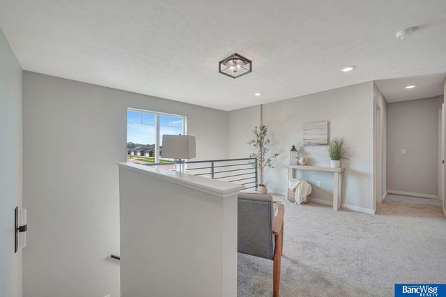 3556 Pearl Crescent Drive, Lincoln, NE 68504