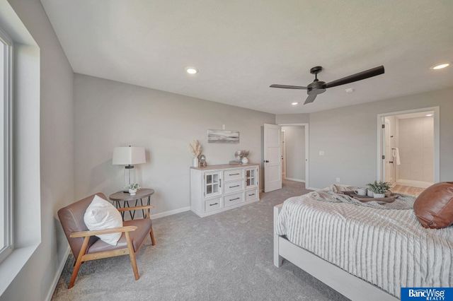 3556 Pearl Crescent Drive, Lincoln, NE 68504