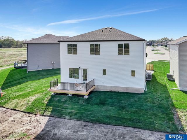 3556 Pearl Crescent Drive, Lincoln, NE 68504