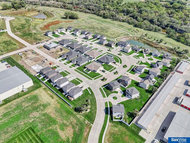 3556 Pearl Crescent Drive, Lincoln, NE 68504