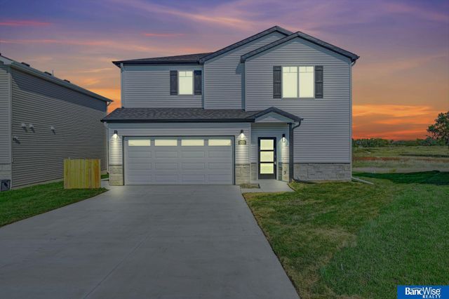 3556 Pearl Crescent Drive, Lincoln, NE 68504