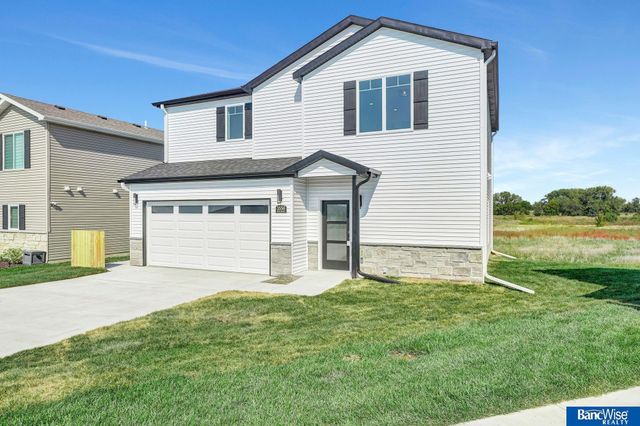 3556 Pearl Crescent Drive, Lincoln, NE 68504