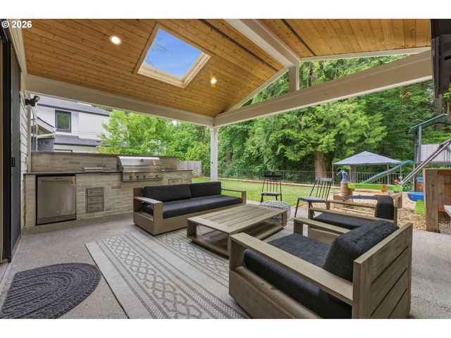 9296 Se CYPRESS POINT Ln, Happy Valley, OR 97086