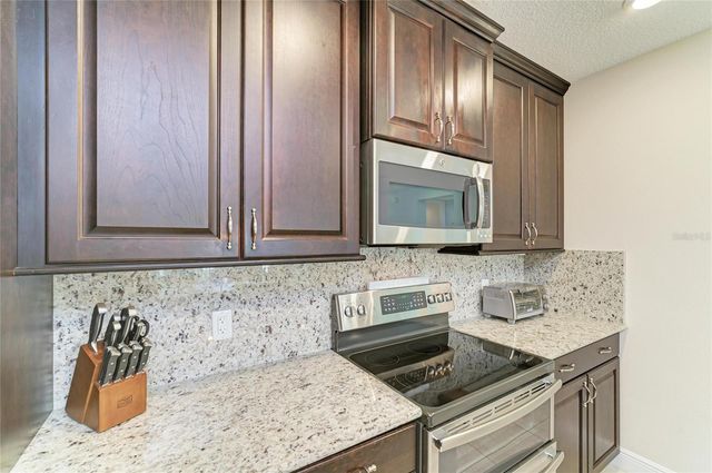 391 ARUBA CIRCLE 101, Bradenton, FL 34209