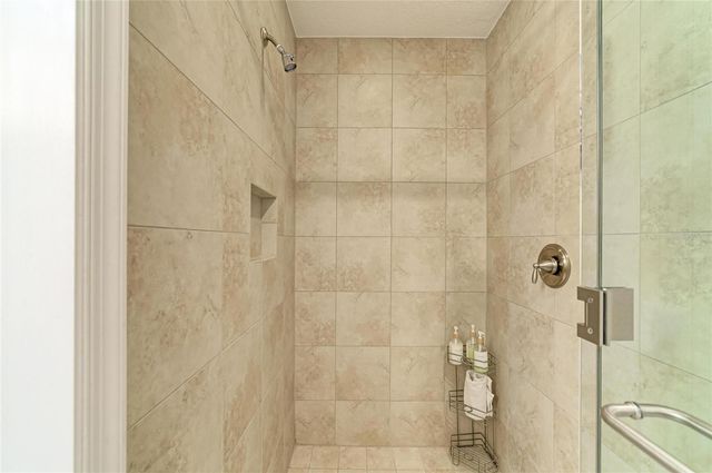 391 ARUBA CIRCLE 101, Bradenton, FL 34209