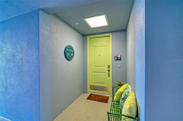 391 ARUBA CIRCLE 101, Bradenton, FL 34209