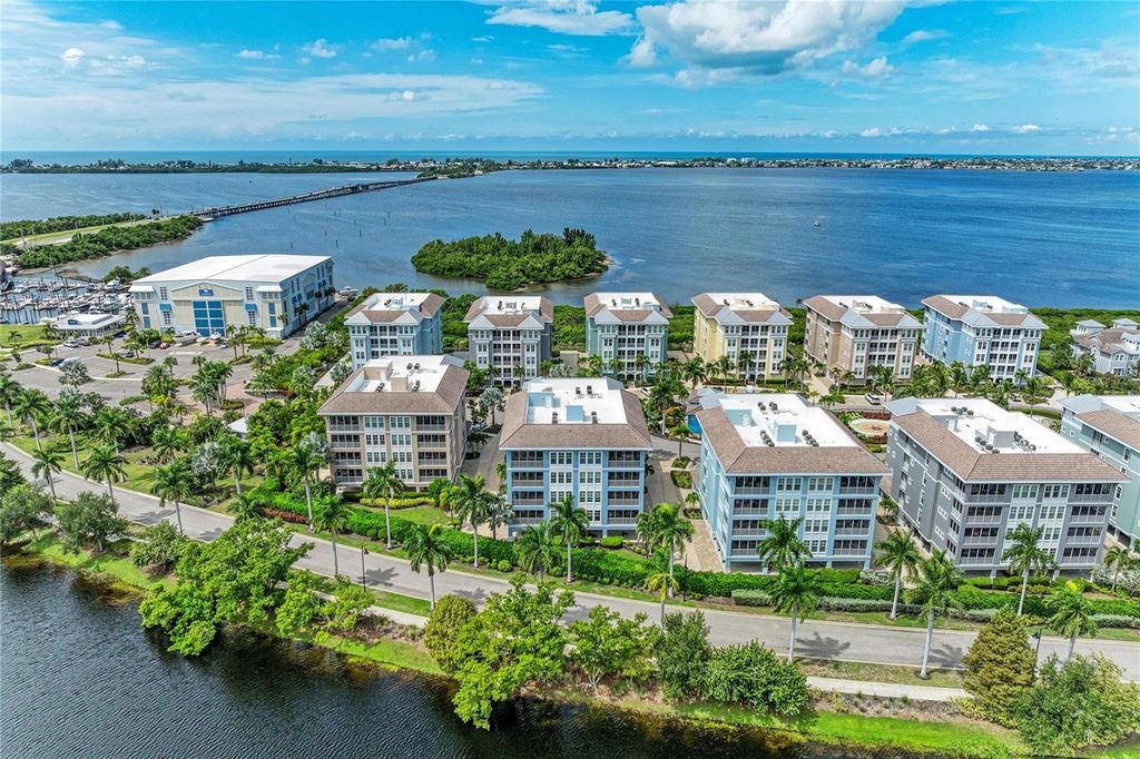391 ARUBA CIRCLE 101, Bradenton, FL 34209