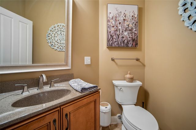 2408 W 10th Avenue, Indianola, IA 50125