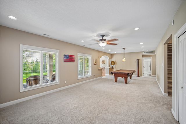 2408 W 10th Avenue, Indianola, IA 50125