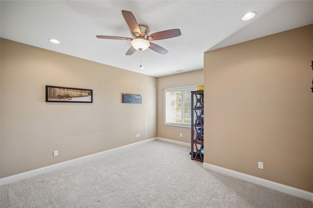 2408 W 10th Avenue, Indianola, IA 50125