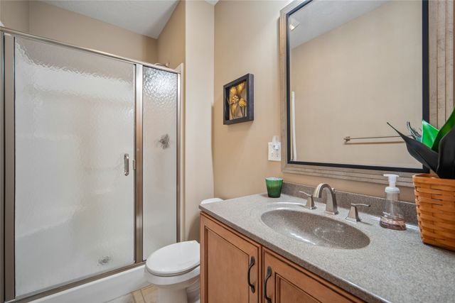 2408 W 10th Avenue, Indianola, IA 50125