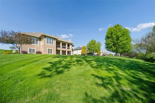 2408 W 10th Avenue, Indianola, IA 50125