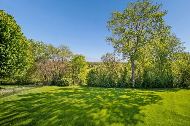 2408 W 10th Avenue, Indianola, IA 50125