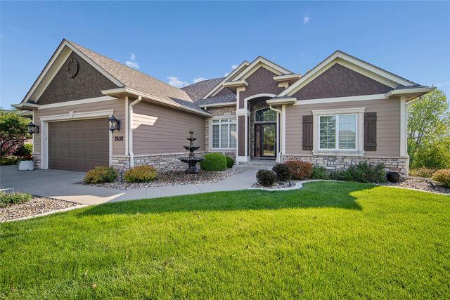 2408 W 10th Avenue, Indianola, IA 50125
