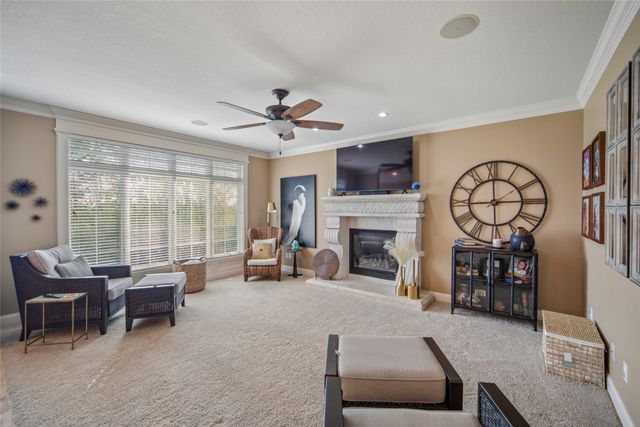 2408 W 10th Avenue, Indianola, IA 50125