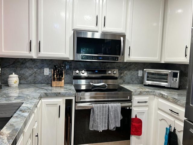 5802 W Locust Avenue, Fresno, CA 93722
