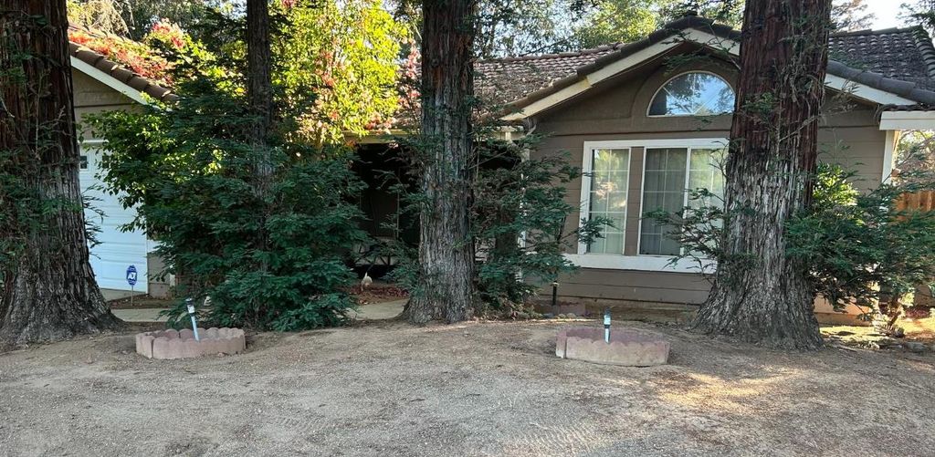 5802 W Locust Avenue, Fresno, CA 93722