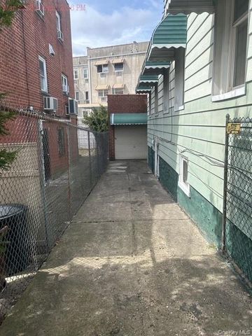 3335 hone Avenue, Bronx, NY 10469