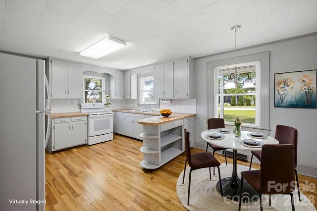 825 21st Street Drive SE, Hickory, NC 28602