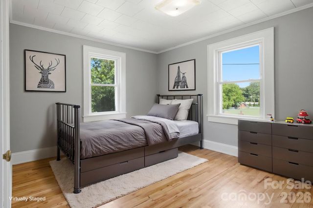 825 21st Street Drive SE, Hickory, NC 28602