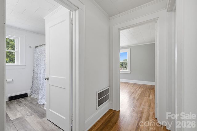 825 21st Street Drive SE, Hickory, NC 28602
