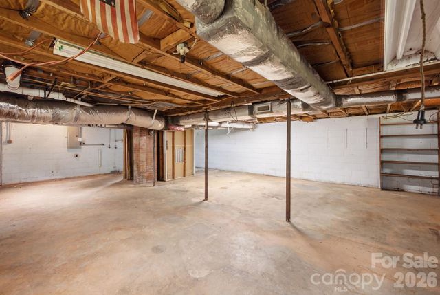 825 21st Street Drive SE, Hickory, NC 28602