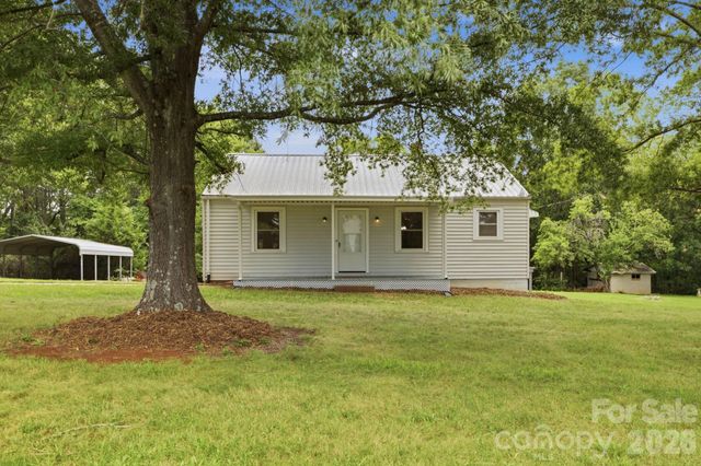825 21st Street Drive SE, Hickory, NC 28602