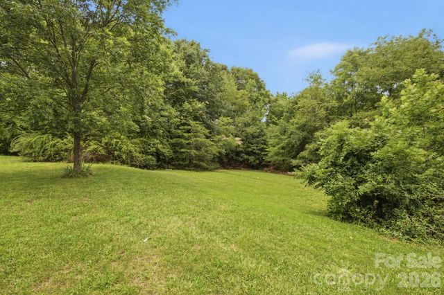 825 21st Street Drive SE, Hickory, NC 28602