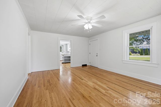 825 21st Street Drive SE, Hickory, NC 28602