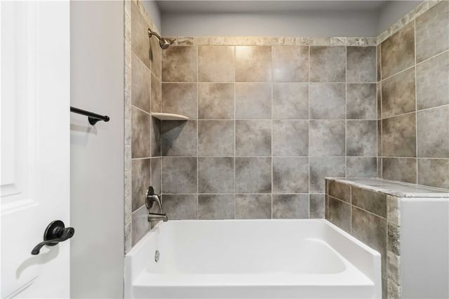 4901 SW Westchester Road, Bentonville, AR 72713