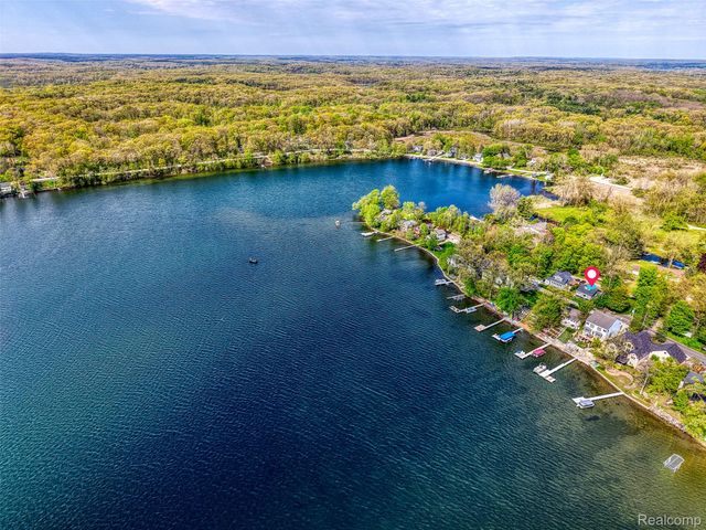 7490 Noahs Landing, Dexter Township, MI 48137