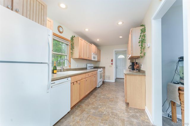 7490 Noahs Landing, Dexter Township, MI 48137