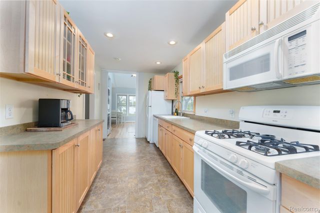 7490 Noahs Landing, Dexter Township, MI 48137