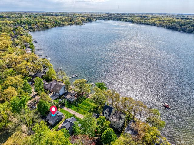7490 Noahs Landing, Dexter Township, MI 48137