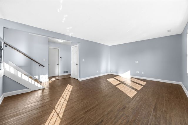 3295 5th Street, Marion, IA 52302