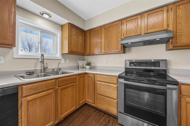 3295 5th Street, Marion, IA 52302