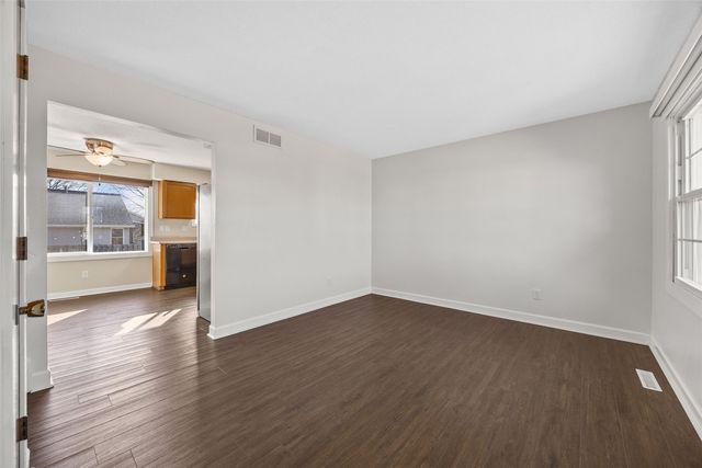 3295 5th Street, Marion, IA 52302