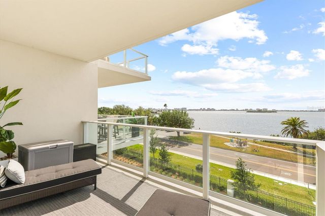 1020 SUNSET POINT ROAD 303, Clearwater, FL 33755