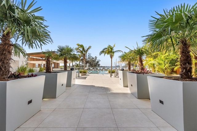 1020 SUNSET POINT ROAD 303, Clearwater, FL 33755