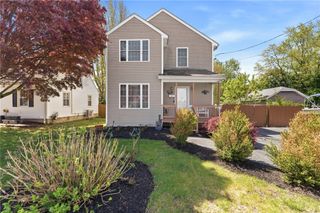 61 Metropolitan Avenue, Cranston, RI 02920