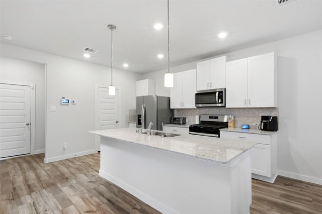 635 Salt Marsh Trail, Kemah, TX 77565