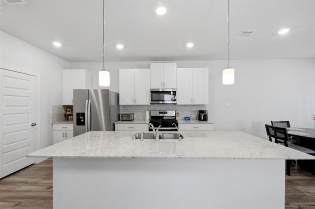 635 Salt Marsh Trail, Kemah, TX 77565