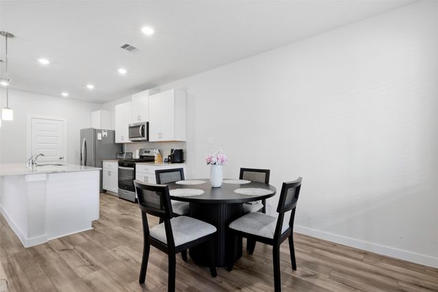 635 Salt Marsh Trail, Kemah, TX 77565