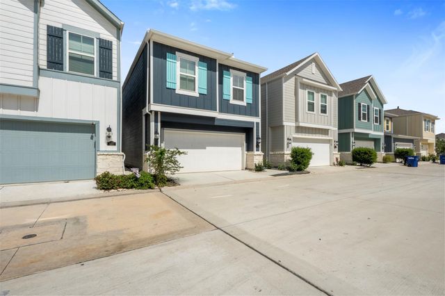 635 Salt Marsh Trail, Kemah, TX 77565