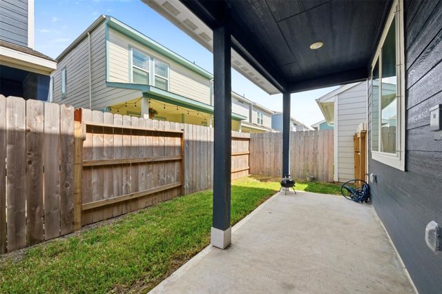 635 Salt Marsh Trail, Kemah, TX 77565