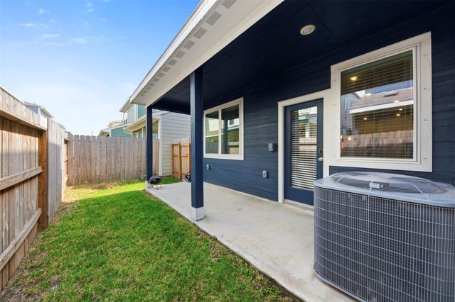 635 Salt Marsh Trail, Kemah, TX 77565