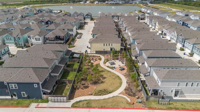 635 Salt Marsh Trail, Kemah, TX 77565