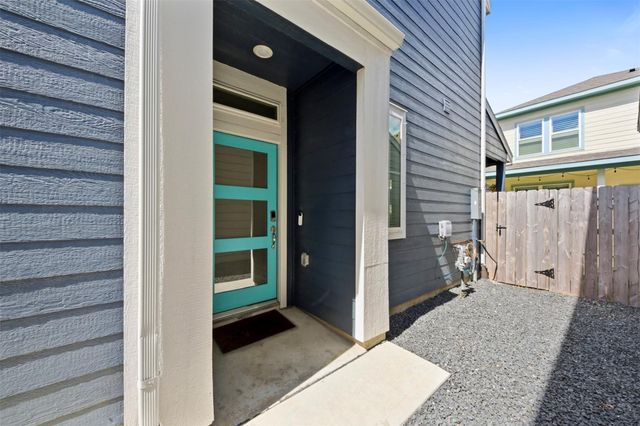 635 Salt Marsh Trail, Kemah, TX 77565