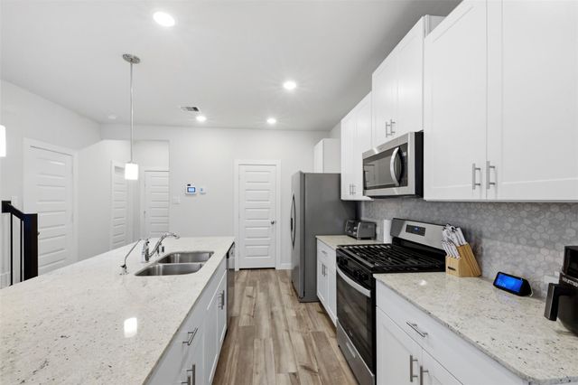 635 Salt Marsh Trail, Kemah, TX 77565