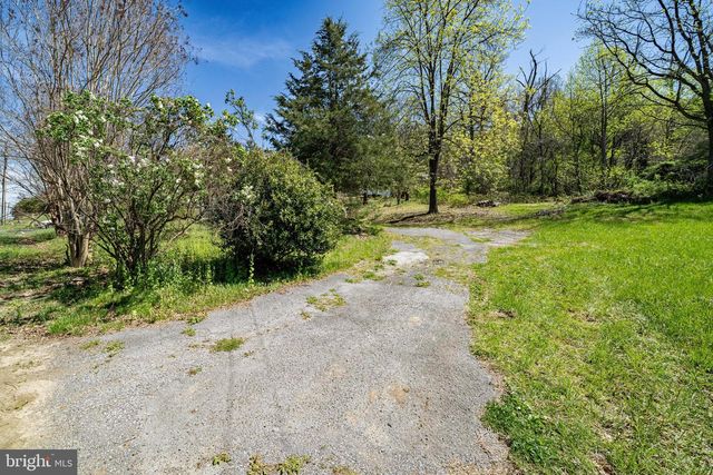 10635 CRYSTAL FALLS DR, Hagerstown, MD 21742